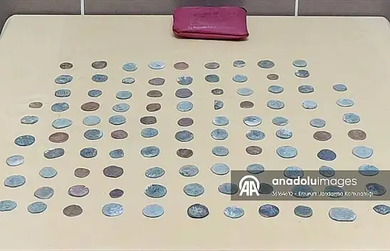 Bizans dönemine ait 104 sikke ele geçirildi