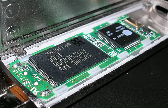 Çinli bilim insanları dünyanın en hızlı flash bellek cihazını tanıttı