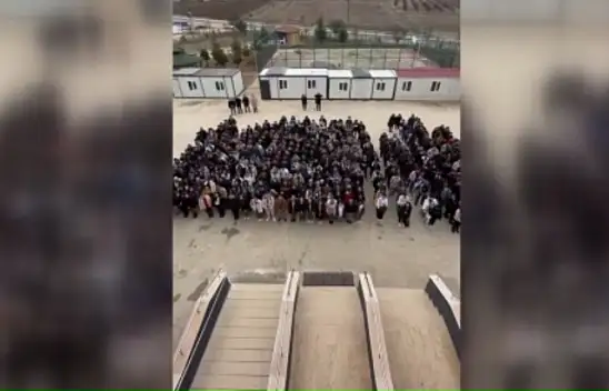 Doğanşehirli öğrenciler Gezeravcı'yı okullarına davet etti