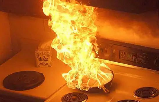 Ev Yangınlarında İlk 5 Dakika Battaniye mi Tüp mü? Hangisi Daha Etkili?