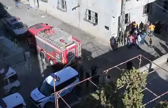 Evde çıkan yangında 3 çocuk öldü