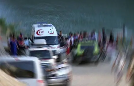 Göçmen Minibüsü Kazasında Acı Bilanço 1 Ölü, 22 Yaralı