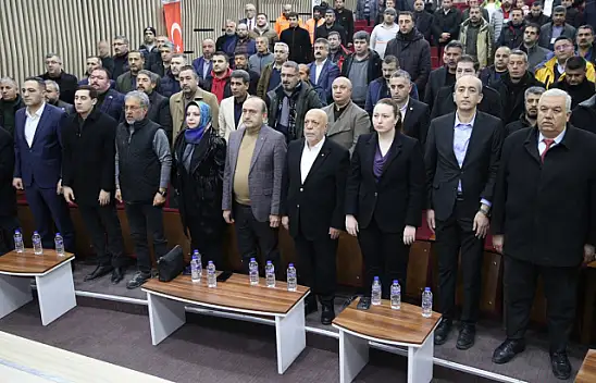 HAK-İŞ'ten depremlerde yaşamını yitirenler için anma programı