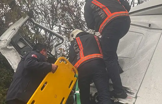İki Tır Çarpıştı Sürücü Ağır Yaralı