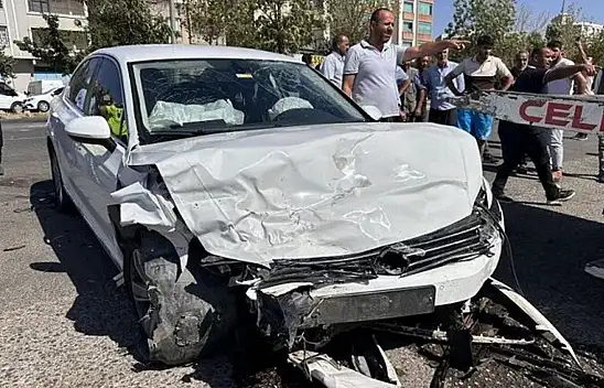 Kafa Kafaya Çarpışan Araçlardan Acı Haber 1 Ölü 4 Yaralı