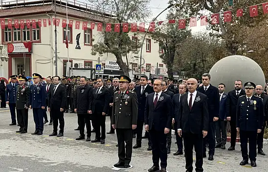 Malatya Atatürk Anıtı'nda 10 Kasım Törenine Yoğun Katılım