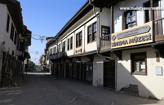 Malatya'da depremlerde hasar gören tescilli kültür varlıklarının restorasyonu sürüyor