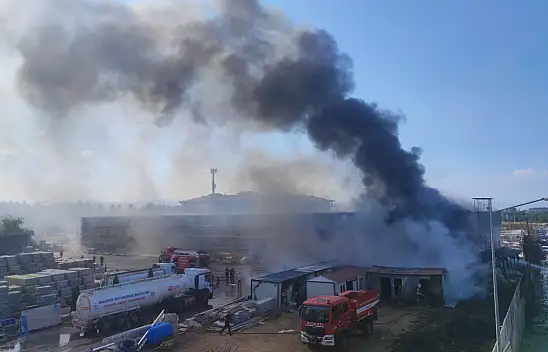 Malatya'da hırdavatçı alışveriş merkezinde büyük yangın çıktı