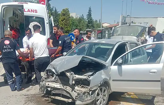 Malatya'da İnönü Mahallesi'nde Trafik Kazası 4 Yaralı