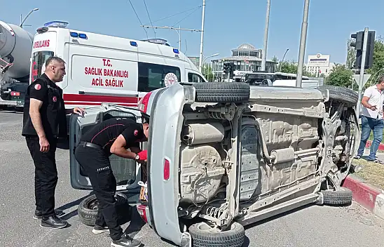 Malatya'da Kontrolden Çıkan Otomobil Yan Yattı!