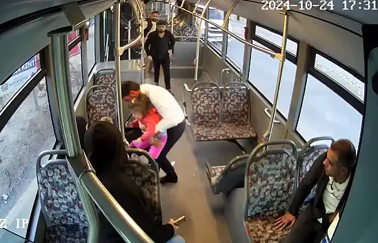 Malatya'da otobüs şoförü 2 yaşındaki çocuğu Heimlich manevrasıyla kurtardı