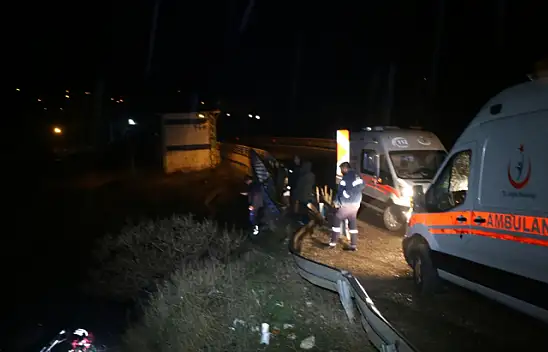 Malatya'da şarampole devrilen otomobildeki 4 kişi yaralandı
