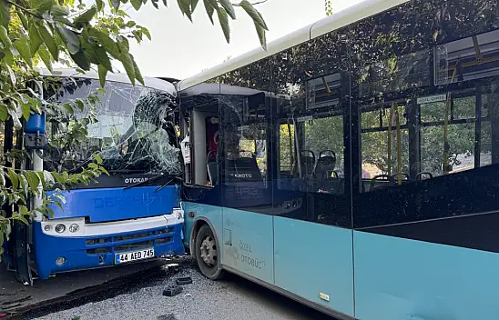 Malatya'da Trafik Kazası 25 Kişi Hastaneye Kaldırıldı