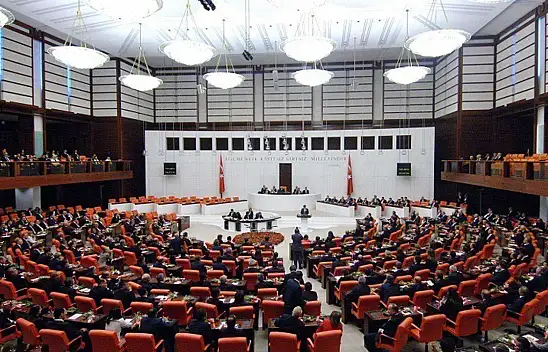 Meclis Yaz Tatilini İptal Etti Gündemde Torba Yasalar Var