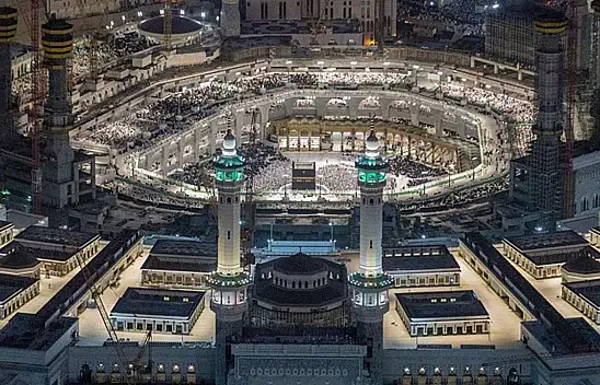 Milyonlarca Hacı Kabe'den Veda Tavafıyla Ayrılıyor