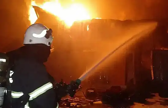 Otel Yangınında 3 Can Kaybı 2 Kişi Yaralı