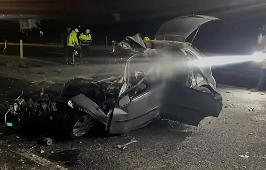 Otomobil ile iş makinesi çarpıştı, 5 kişi öldü 1 kişi yaralandı