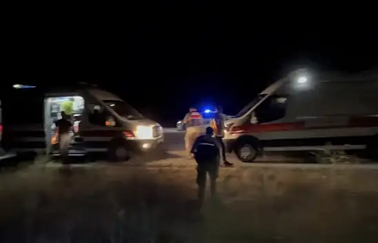 Otomobil Şarampole Yuvarlandı 2 Ölü 2 Ağır Yaralı