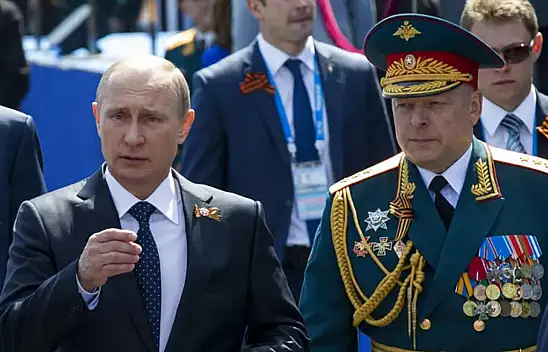 Putin Kara Kuvvetleri Başkomutanını görevden aldı