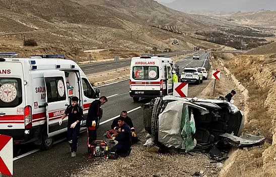 Şarampole Devrilen Araçta 5 Kişi Yaralandı