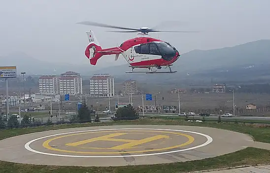 Seyir Halindeyken Traktör Devrildi  Sürücü Hayatını Kaybetti
