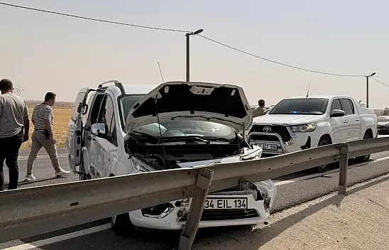 Ticari Araç ile Otomobil Çarpıştı 5 Yaralı