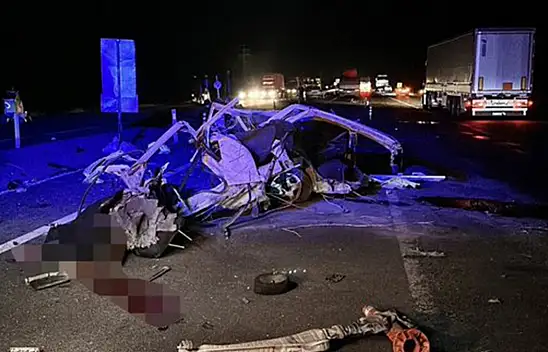 Tır ile Otomobil Çarpıştı 24 Yaşındaki Genç Hayatını Kaybetti