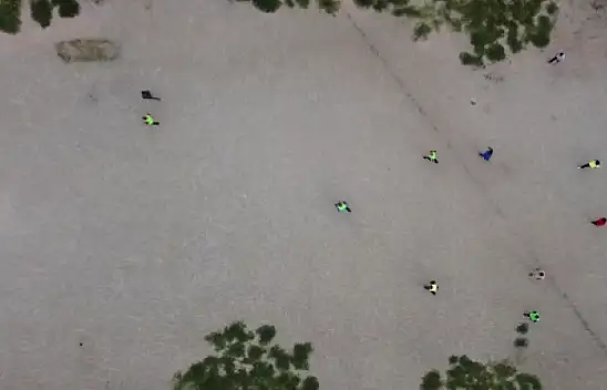 Toprak sahada 31 yıldır futbol oynamanın keyfini yaşıyorlar