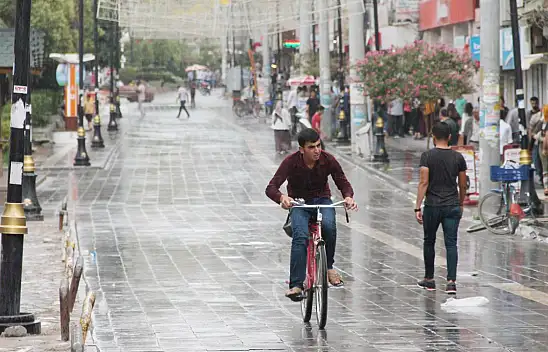 Toz Yağmur Fırtına! Hava Bir Anda Değişiyor  O İllere Uyarı Var