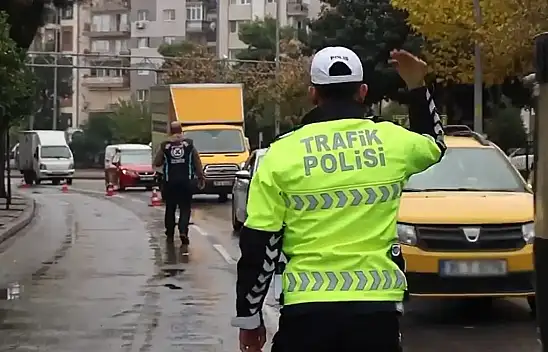 Trafik mi Kaos mu? Adana'da Her 10 Sürücüden Biri Cezalık!