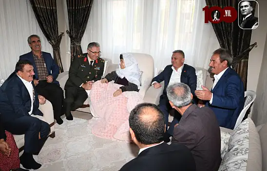 Başkan Gürkan Cumhuriyetimizin 100. Yılında Asırlık Çınarları Ziyaret Etti