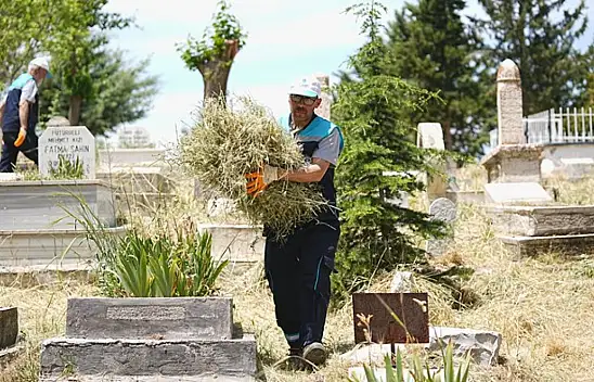 Battalgazi Belediyesi Mezarlıklarda Bahar ve Bayram Temizliği