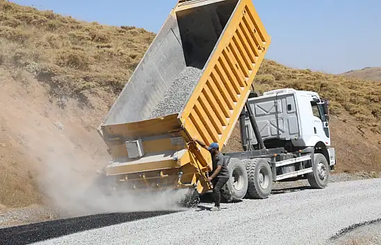 Battalgazi Belediyesi'nden 5 Kilometrelik Asfalt Çalışması