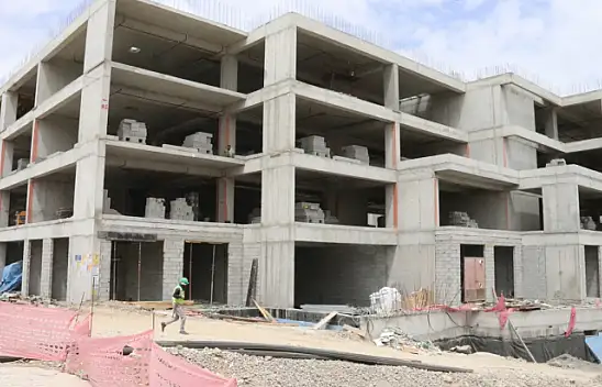 Depremden etkilenen Malatya'da çarşı projesiyle iş yeri ve konutlar inşa ediliyor