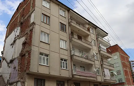 Evimiz Başımıza Çökecek Sandık