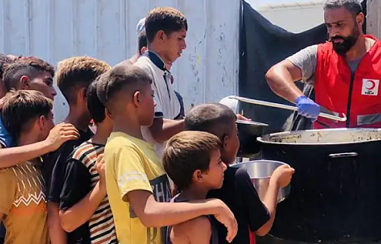 Kadem'den Kızılay'ın Gazze'deki Aşevine Destek