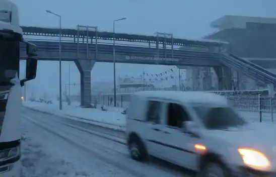 Kar nedeniyle kapanan Malatya-Sivas kara yolu yeniden ulaşıma açıldı