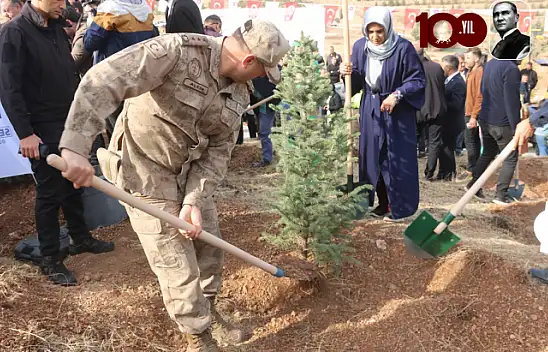 Malatya'da depremlerde hayatını kaybedenler anısına fidan dikildi