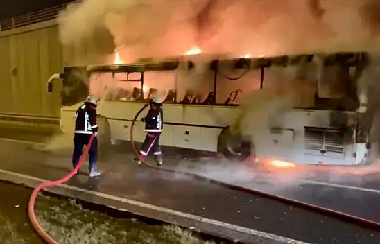 Malatya'da seyir halindeki servis otobüsünde yangın çıktı