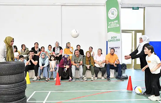 Melekbaba'da Aileler Şenlikte Buluştu: Yarışmalar, Hediyeler ve Kahkahalar