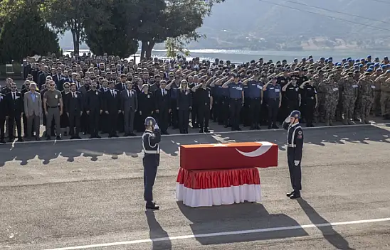 Tunceli'de trafik kazasında şehit olan askerler için tören düzenlendi