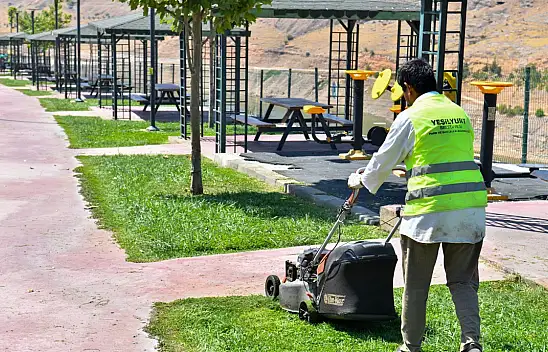 Yeşilyurt'ta Parklara Estetik Dokunuş