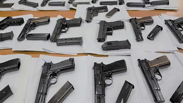 1867 Ruhsatsız Silah Ele Geçirildi