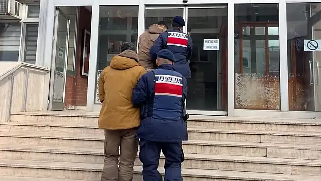 34 İlde Eş Zamanlı FETÖ Operasyonu: 77 Gözaltı, 43 Tutuklama