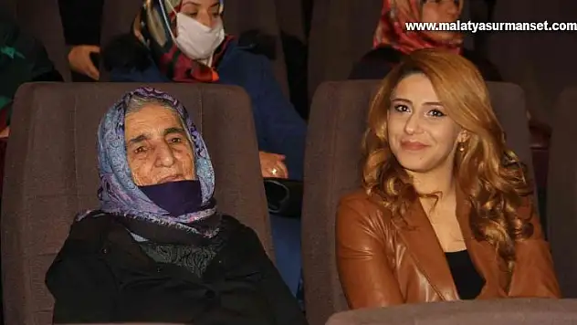 90 yaşında ilk kez AVM ve sinemaya gitti, o anlar tebessüm ettirdi