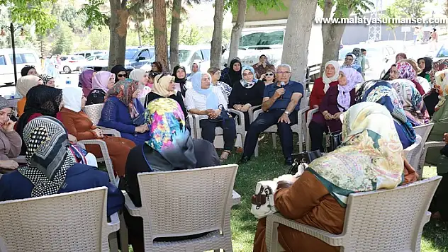 AK Parti'nin Başarısı İçin Fedakârca Çalışan Kadınlar Battalgazi'deki Yatırım Alanlarını Gezdi