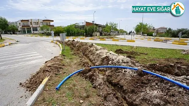 Akkonut Kavşağına otomatik sulama sistemi döşendi