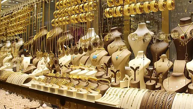 Altın Fiyatlarında Yön Değişti! İşte Son Rakamlar