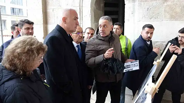 Bakan Ersoy, Malatya'da onarımı süren kültür varlıklarını inceledi