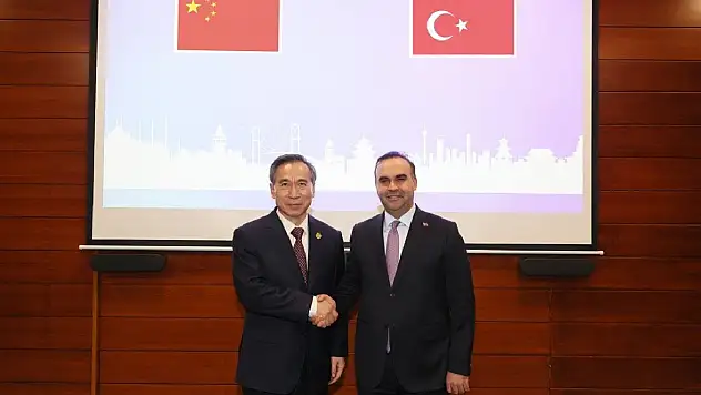 Bakan Kaçır CCPIT Başkanı Ren Hongbin ile bir araya geldi